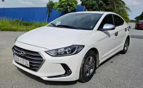 Bán Xe Huyndai Elantra 2017 cũ