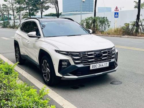 Huyndai Tucson 1.6 Turbo model mới nhất 2025