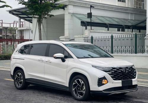 Hyundai Custin 2.0 cao cấp 2024 chạy ít chỉ 1v5 km