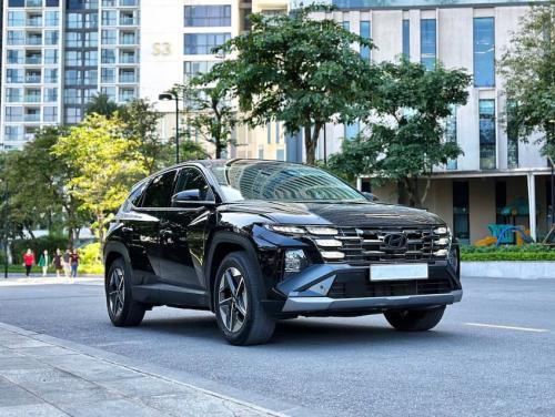 Hyundai Tucson 2.0 ATH Model 2025 – màu đen sang trọng