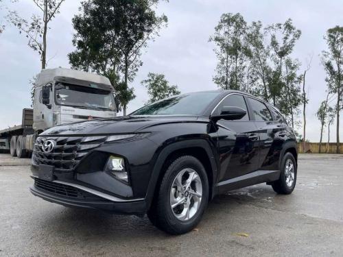 Hyundai Tucson 2.0AT Tiêu chuẩn sản xuất 2023 màu Đen