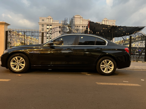 BMW 3 Series 320I sx 12/2016 đăng ký lần đầu 2017, 1 chủ từ đầu đã sang ra tên em.màu đen nội thất đen