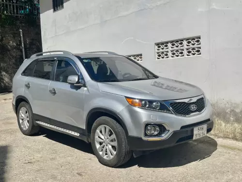 Cần bán xe KIA SORENTO 2013 , số tự động