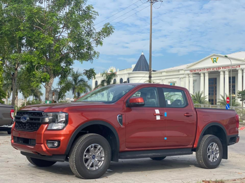 Xe mới Ford Ranger XLS 2022