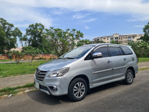 Toyota Innova E 2015