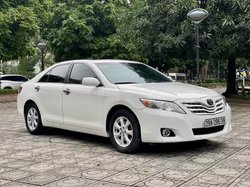 Toyota Camry LE 2011