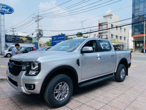 Xe mới Ford Ranger XLS 2 Cầu 2022