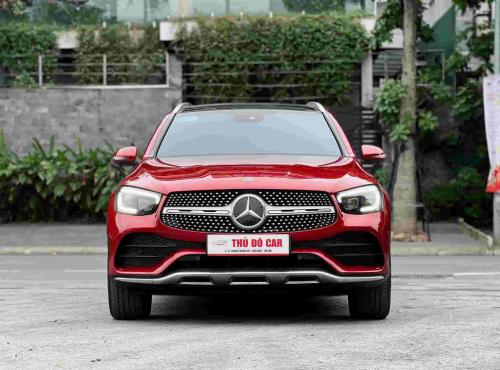 MERCEDES_GLC300 4matic sx2020, lăn bánh 71.000km. Xe đỏ nội thất đen.