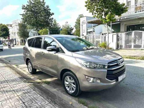 Toyota Innova 2.0E