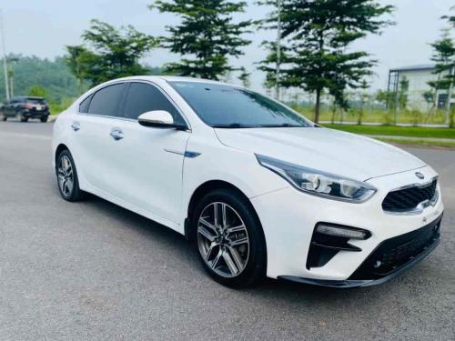 Kia cerato 1.6 số sàn màu trắng 