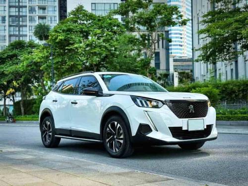 Peugeot 2008 màu trắng