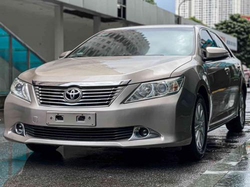 Xe Toyota Camry 2.0E