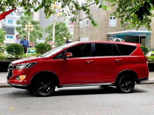 Toyota Innova Ventuner 