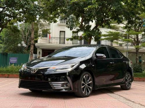 Toyota Altis 2.0V Sport form mới 