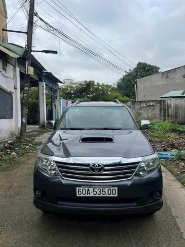 Toyota Fortuner Dầu Số Sàn 