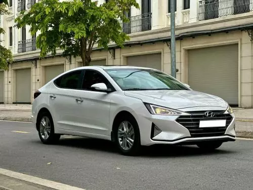 Bán xe Huyndai Elantra 2020