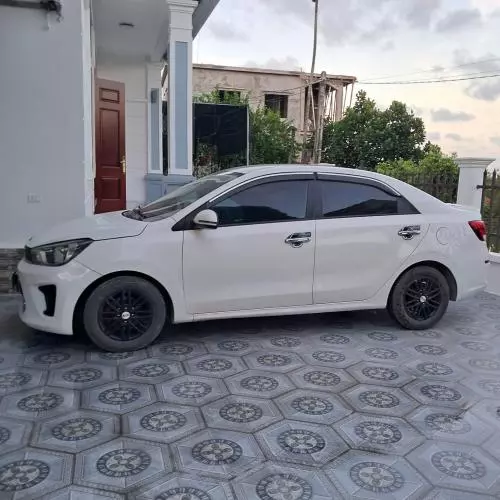 Bán xe Kia Soluto