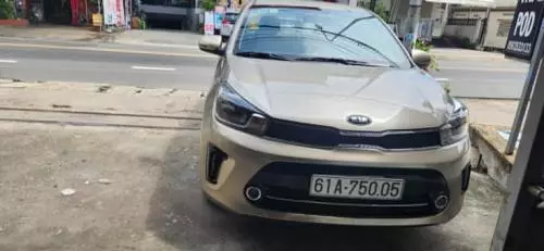 Bán xe Kia Soluto 