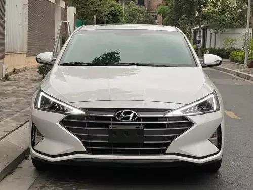Bán xe Huyndai Elantra