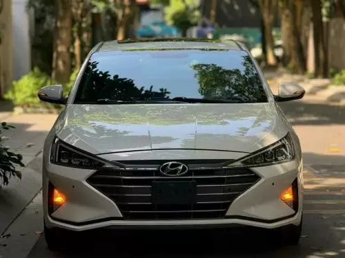 Bán xe Huyndai Elantra
