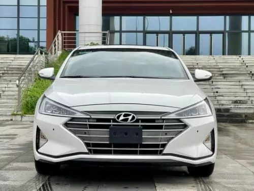 Bán xe Huyndai Elantra