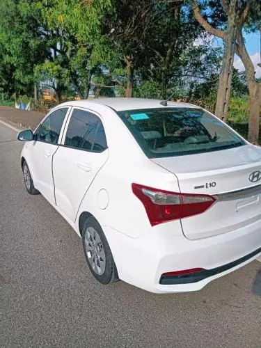 Bán xe huyndai i10