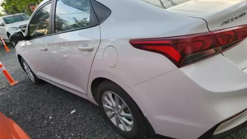 Bán xe Huyndai Accent
