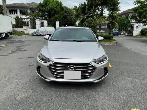 Bán xe Huyndai Elantra