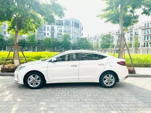 Bán xe Huyndai Elantra