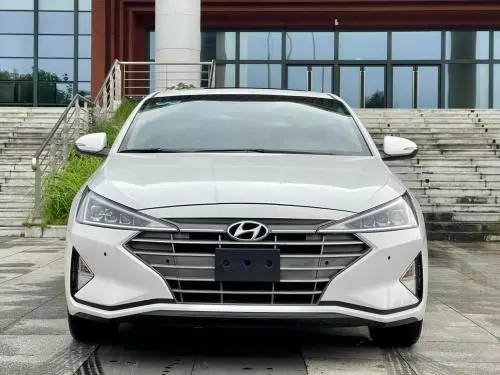 Bán xe Huyndai Elantra