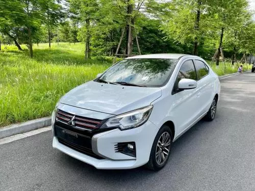 Bán xe Mitsubishi attrage 