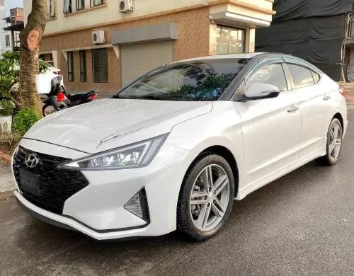 Bán xe Huyndai Elantra