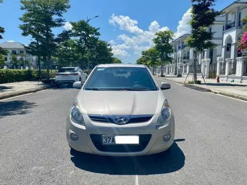 Bán xe huyndai i10