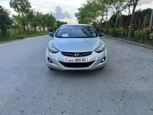 Bán xe Huyndai Elantra