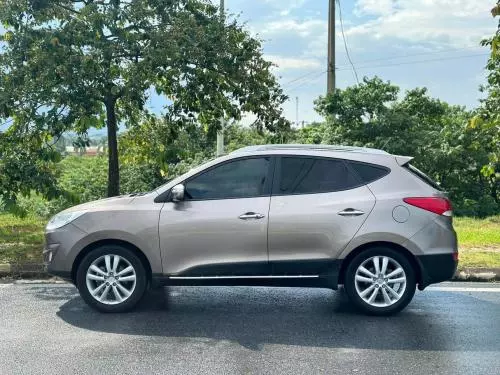 Bán xe Huyndai Tucson