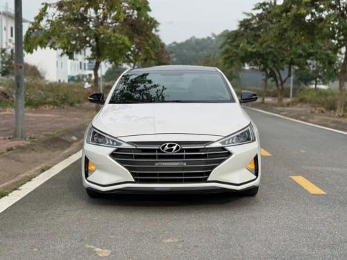 Hyundai Elantra 1.6GLS sx 2020