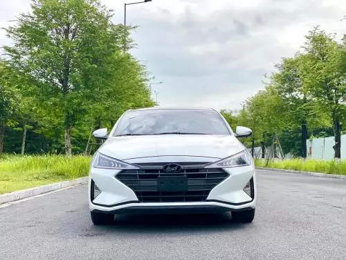Bán xe Huyndai Elantra