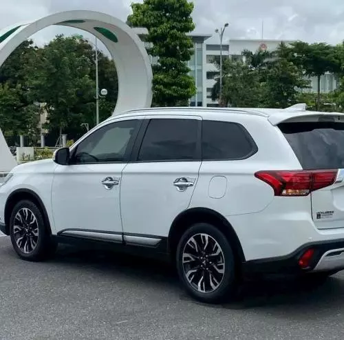 Bán xe Mitsubishi Outlander 