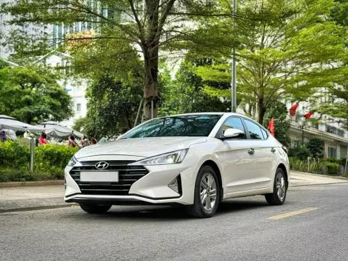 Bán xe Huyndai Elantra