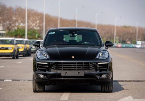 Bán Porsche macan 2017 màu đen, xe nhập khẩu,  giá tốt 