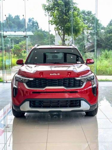 Kia Sonet Luxury 2025