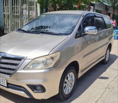 Cần bán innova 2015 số sàn giá chỉ 299tr