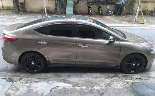 Bán Xe Hyundai Elantra 2018