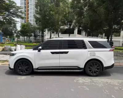 Kia Carnival 2023 Signature trắng
