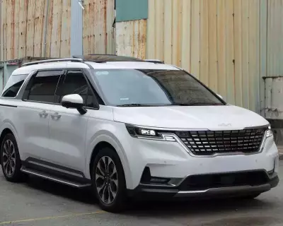 Kia Carnival bản Signature sx 2024