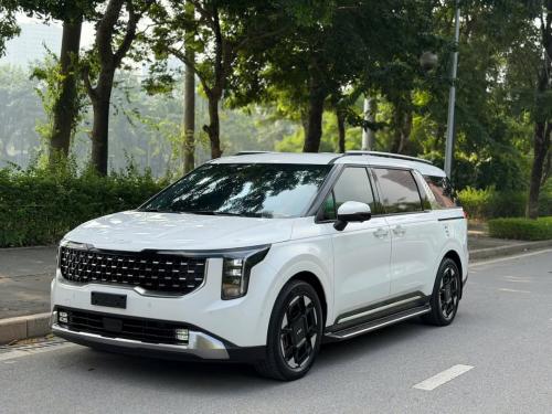 Kia Carnival Premium 8 chỗ sản xuất 2024