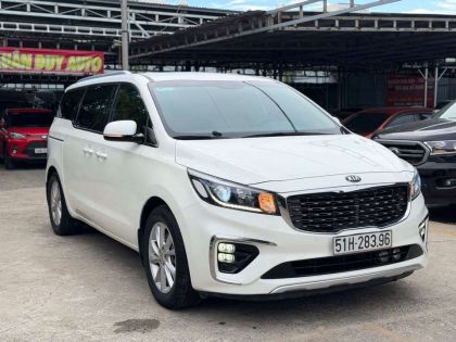 Kia Sedona 2.2D bản tiêu chuẩn máy dầu 2020