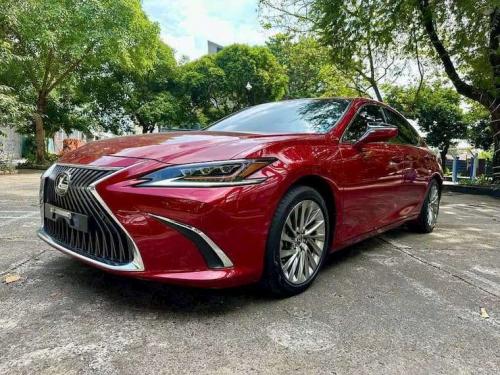 Lexus ES250 một viên duy nhất đỏ tươi sx 2021 odo 4v km