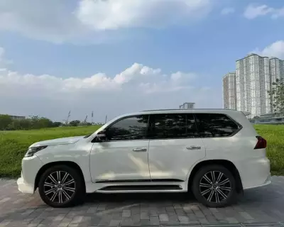 Lexus LX570 phiên bản MBS nhập Trung Đông sản xuất 2019
