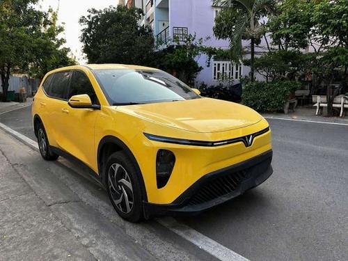 Limo green lướt 2025 sạc không giới hạn